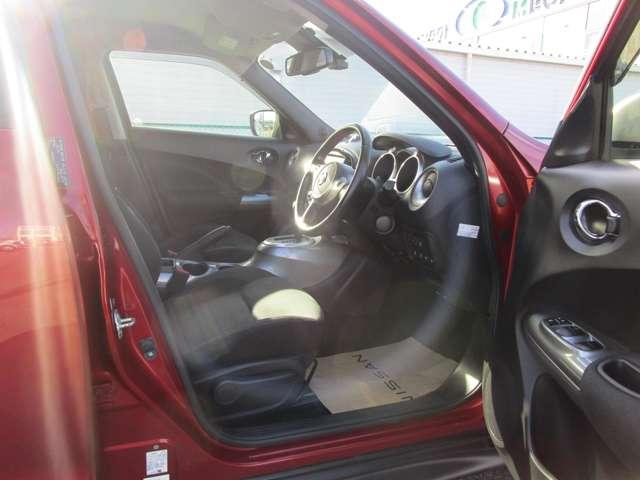 ジューク １．５　１５ＲＸ　Ｖセレクション　ＡＵＴＯエアコン　車線逸脱警報システム　パワーウィンドウ　スマートエントリー　ドラレコ　Ａストップ　アルミホイール　ＥＴＣ車載器　メモリーナビ　取説記録簿　ナビ＆ＴＶ　ワンセグ　ＷエアＢ　エアバッグ（4枚目）