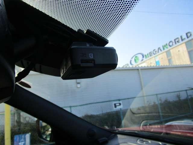 ジューク １．５　１５ＲＸ　Ｖセレクション　ＡＵＴＯエアコン　車線逸脱警報システム　パワーウィンドウ　スマートエントリー　ドラレコ　Ａストップ　アルミホイール　ＥＴＣ車載器　メモリーナビ　取説記録簿　ナビ＆ＴＶ　ワンセグ　ＷエアＢ　エアバッグ（11枚目）