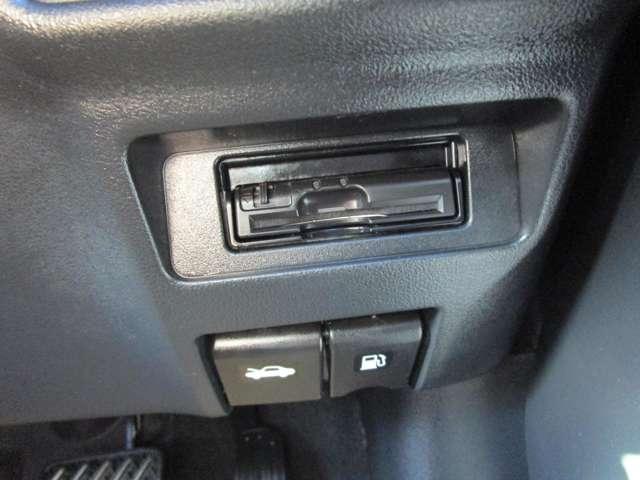 ジューク １．５　１５ＲＸ　Ｖセレクション　ＡＵＴＯエアコン　車線逸脱警報システム　パワーウィンドウ　スマートエントリー　ドラレコ　Ａストップ　アルミホイール　ＥＴＣ車載器　メモリーナビ　取説記録簿　ナビ＆ＴＶ　ワンセグ　ＷエアＢ　エアバッグ（12枚目）