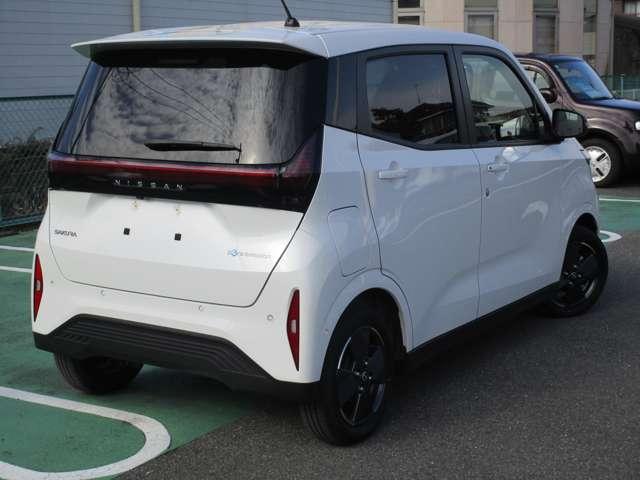 サクラ Ｘ　アラウンドビューモニター　アラウンドヴューモニター　運転席エアバック　ＡＡＣ　スマートキー　レーンアシスト　キーレスエントリー　パワーステアリング　ＡＢＳ　パワーウィンドウ　Ｗエアバッグ　前後踏み間違い防止　取説記録簿（2枚目）