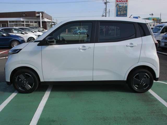 サクラ Ｘ　アラウンドビューモニター　アラウンドヴューモニター　運転席エアバック　ＡＡＣ　スマートキー　レーンアシスト　キーレスエントリー　パワーステアリング　ＡＢＳ　パワーウィンドウ　Ｗエアバッグ　前後踏み間違い防止　取説記録簿（6枚目）