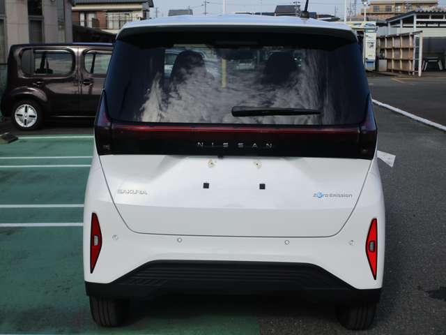 サクラ Ｘ　アラウンドビューモニター　アラウンドヴューモニター　運転席エアバック　ＡＡＣ　スマートキー　レーンアシスト　キーレスエントリー　パワーステアリング　ＡＢＳ　パワーウィンドウ　Ｗエアバッグ　前後踏み間違い防止　取説記録簿（7枚目）