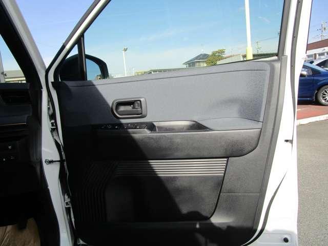 サクラ Ｘ　アラウンドビューモニター　アラウンドヴューモニター　運転席エアバック　ＡＡＣ　スマートキー　レーンアシスト　キーレスエントリー　パワーステアリング　ＡＢＳ　パワーウィンドウ　Ｗエアバッグ　前後踏み間違い防止　取説記録簿（18枚目）