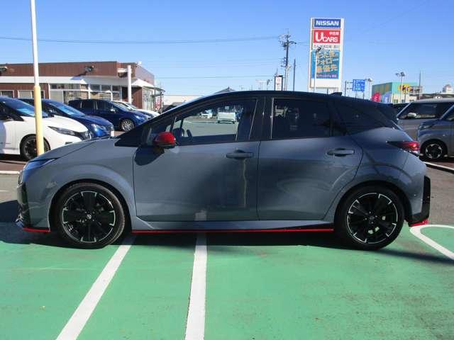 オーラ １．２　ＮＩＳＭＯ　チューンド　ｅ－ＰＯＷＥＲ　４ＷＤ　ナビＴＶ　アラウンドモニター　ドラレコ　エマブレ　寒冷地　アルミ　キーレス　４ＷＤ　ＥＴＣ　ＬＥＤヘッドライト　追従クルーズ（6枚目）