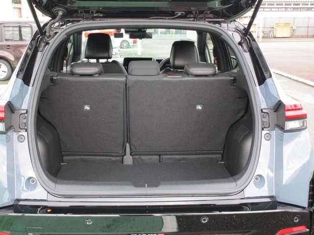 オーラ １．２　ＮＩＳＭＯ　エマブレ　ＥＴＣ　車線逸脱警報　ワンセグ　キーフリーシステム　ダブルエアバック　定期点検記録簿　アルミホイール　運転席エアバッグ　メモリーナビ　ナビＴＶ　ＡＢＳ　フルオートエアコン　パワーウィンドウ（10枚目）