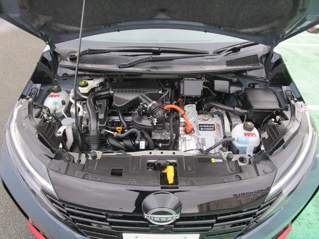 オーラ １．２　ＮＩＳＭＯ　エマブレ　ＥＴＣ　車線逸脱警報　ワンセグ　キーフリーシステム　ダブルエアバック　定期点検記録簿　アルミホイール　運転席エアバッグ　メモリーナビ　ナビＴＶ　ＡＢＳ　フルオートエアコン　パワーウィンドウ（24枚目）