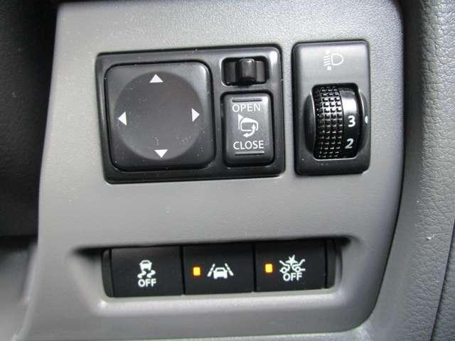 �e��X�C�b�`�@�G�}�u�����͂��ߐF�X�ȃ{�^��������܂��B