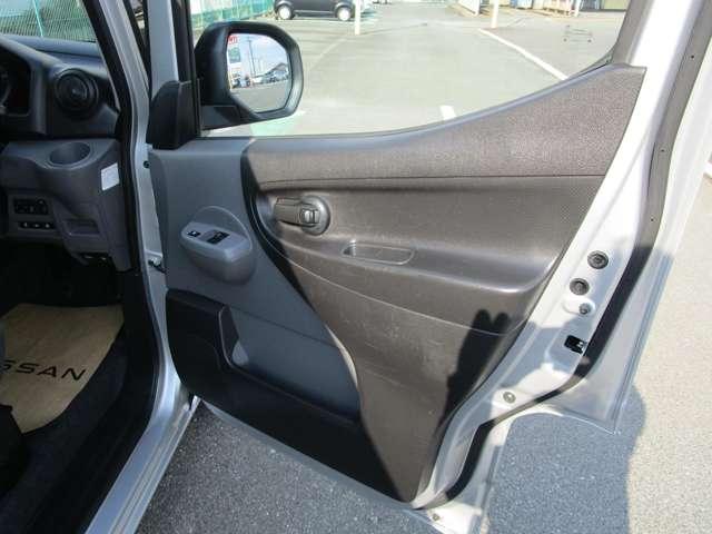 �t�����g�Ȃ̓p���[�E�B���h�E