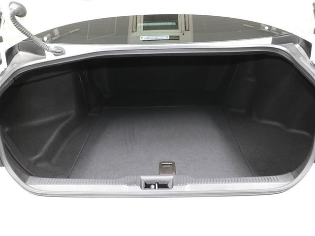 クラウンハイブリッド S スポーツスタイル インテリジェントクリアランスソナー Bモニ AAC エアバッグ DVD再生 メモリーナビ ドライブレコーダー 助手席エアバッグ ナビ ETC パワーシート 横滑り防止装置 スマートキー アルミホイール(21枚目)