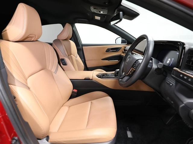 クラウンスポーツ Ｚ　ＡＷＤ　フルセグテレビ　１オーナー　ＥＴＣ車載器　クルコン　横滑り防止装置　エアバッグ　本革　ＡＣ１００Ｖ　ミュージックプレイヤー接続可　ＴＶ　ドラレコ　キーレス　盗難防止装置　ＡＢＳ　アルミ（19枚目）