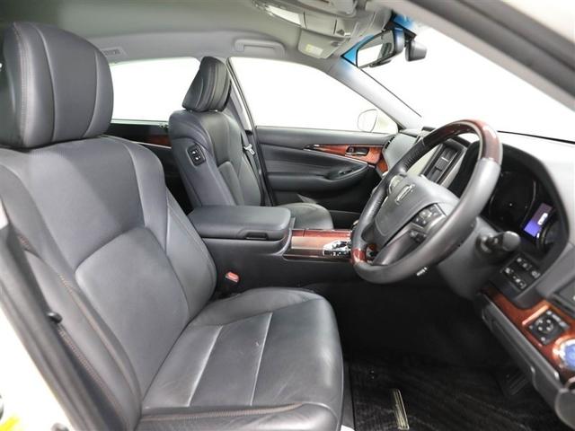 クラウンマジェスタ Ｆバージョン　衝突回避システム　Ｐシート　クルコン　ＡＵＸ　ＤＶＤ可　Ｗエアコン　ＥＴＣ車載器　Ｓキー　黒革シート　エアコン　ＬＥＤライト　盗難防止システム　キーレス　エアバッグ　ナビＴＶ　横滑防止　ＡＢＳ　１オナ（19枚目）