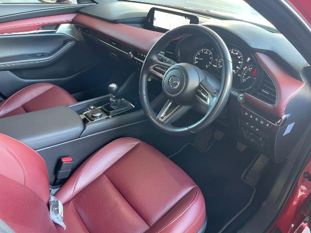 ＭＡＺＤＡ３ファストバック Ｘバーガンディ　セレクション　６ＭＴ　ワンオーナー　ＬＥＤ（4枚目）