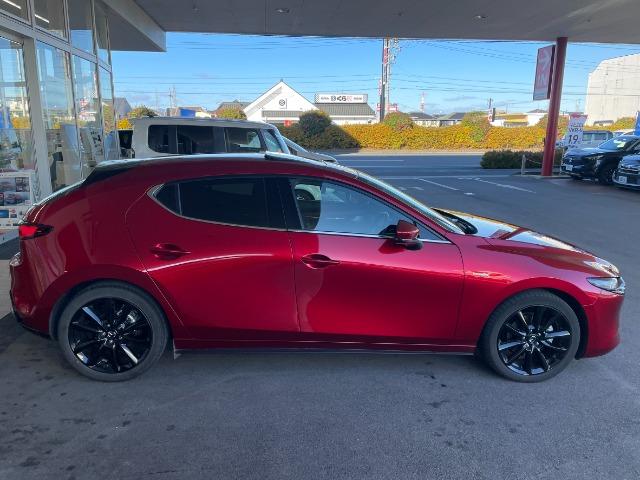 ＭＡＺＤＡ３ファストバック Ｘバーガンディ　セレクション　６ＭＴ　ワンオーナー　ＬＥＤ（16枚目）