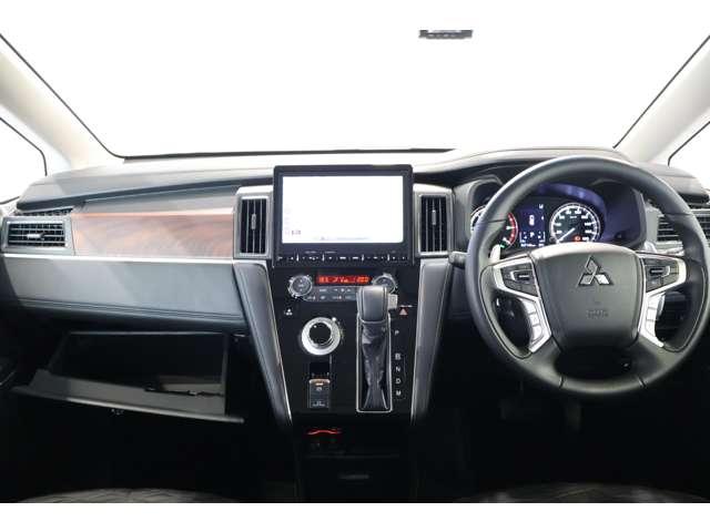 デリカD:5 G パワーパッケージ メモリーナビ 地デジTV 全方位カメラ パワートランク エコモード パワーシート ヒーター クルコン オートエアコン 4WD 3列シート キーレスエントリー ナビTV インテリキ 盗難防止装置 ターボ(4枚目)