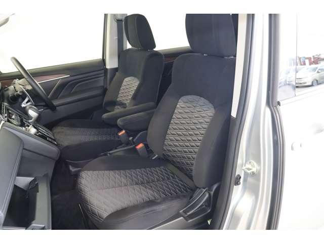 デリカD:5 G パワーパッケージ メモリーナビ 地デジTV 全方位カメラ パワートランク エコモード パワーシート ヒーター クルコン オートエアコン 4WD 3列シート キーレスエントリー ナビTV インテリキ 盗難防止装置 ターボ(5枚目)