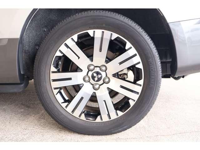 デリカD:5 G パワーパッケージ メモリーナビ 地デジTV 全方位カメラ パワートランク エコモード パワーシート ヒーター クルコン オートエアコン 4WD 3列シート キーレスエントリー ナビTV インテリキ 盗難防止装置 ターボ(13枚目)