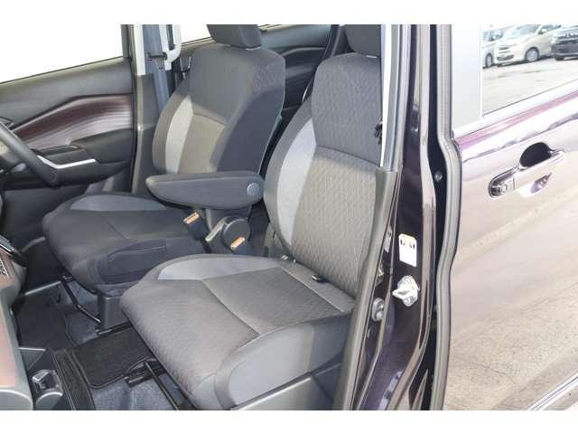 デリカD:2 カスタムハイブリッドMV全方位カメラ付ナビパッケージ 純正ナビ 地デジTV 全方位カメラ フルセグテレビ 両側自動ドア LED DVD スマートキー メモリーナビ シートヒーター アイドリングストップ ASC キーレス オートクルーズコントロール(5枚目)