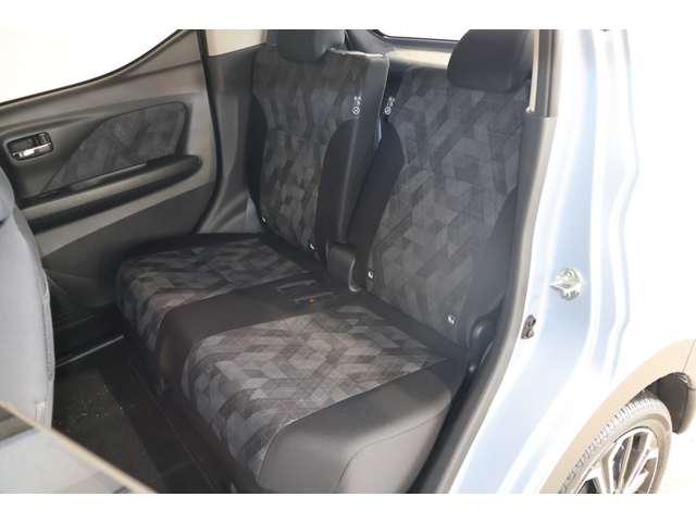 eKクロス EV P 純正ナビ・フルセグTV 地デジ コーナーセンサー LEDライト ETC シートヒーター フルオートエアコン スマートキー アルミホイール 記録簿 盗難防止システム ESC メモリーナビ ABS(5枚目)