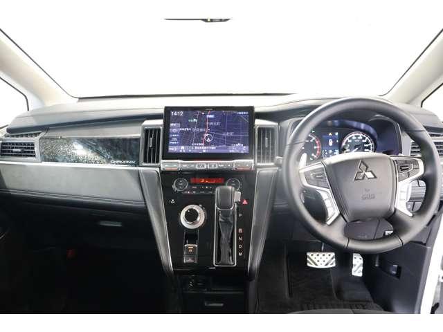 デリカD:5 シャモニー 11型ナビ・フルセグTV・バックカメラ アイドリングS アクティブクルーズコントロール イモビ 衝突被害軽減装置 Bモニター 助手席エアバッグ 地デジTV 電動リアゲート 4WD 記録簿 シートH(3枚目)