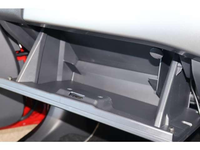 コペン エクスプレイ　ディスプレイオーディオ・バックカメラ　シ－トヒ－タ－　イモビライザー　パワステ　スマキー　オートエアコン　キーフリー　デュアルエアバッグ　ＬＥＤヘッドランプ　パワーウィンドウ　ＡＢＳ　横滑り防止（9枚目）