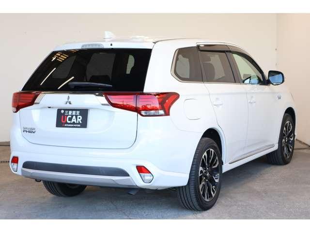 アウトランダーPHEV Gセーフティパッケージ メモリーナビ・フルセグTV・全周囲カメラ リアカメラ クルーズコントロール シートH メモリーナビ付き 電動パワーシート 切替4WD ナビTV イモビライザー 横滑り防止装置 スマートキー ETC(2枚目)