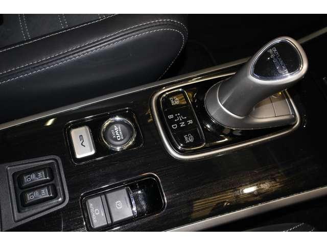 アウトランダーPHEV Gセーフティパッケージ メモリーナビ・フルセグTV・全周囲カメラ リアカメラ クルーズコントロール シートH メモリーナビ付き 電動パワーシート 切替4WD ナビTV イモビライザー 横滑り防止装置 スマートキー ETC(10枚目)