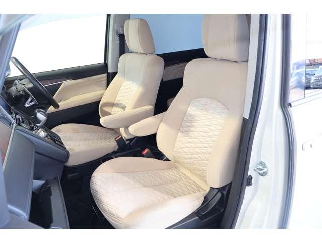 デリカD:5 G パワーパッケージ 10.1型ナビ・フルセグTV・全周囲カメラ パワートランク アラウンドビュー エコモード パワーシート ヒーター クルコン オートエアコン 4WD 3列シート キーレスエントリー ナビTV インテリキ(4枚目)