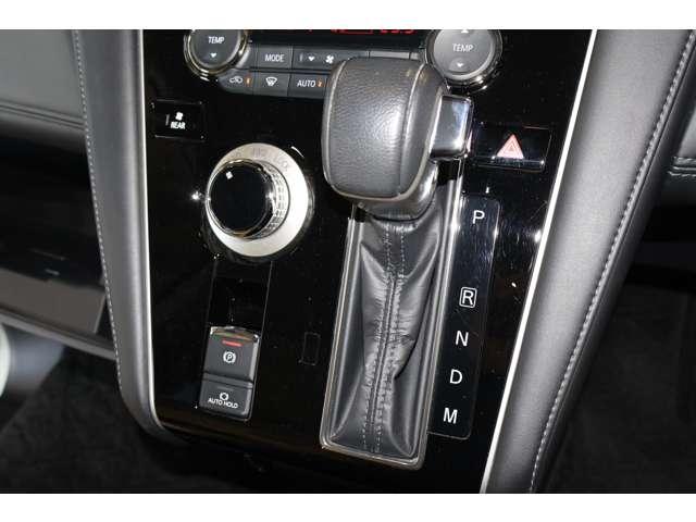 デリカD:5 G パワーパッケージ 10.1型ナビ・フルセグTV・全周囲カメラ パワートランク アラウンドビュー エコモード パワーシート ヒーター クルコン オートエアコン 4WD 3列シート キーレスエントリー ナビTV インテリキ(11枚目)