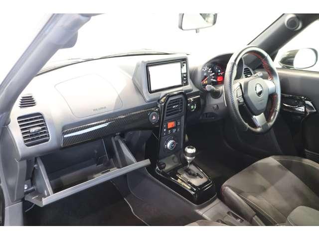 コペン ＧＲ　スポーツ　メモリーナビ・フルセグＴＶ・バックカメラ　スマートキープッシュスタート　盗難防止装置　Ａストップ　ＡＡＣ　シ－トヒ－タ－　地デジフルセグ　横滑り防止機能　メモリーナビゲーション　パワーウィンドー（3枚目）