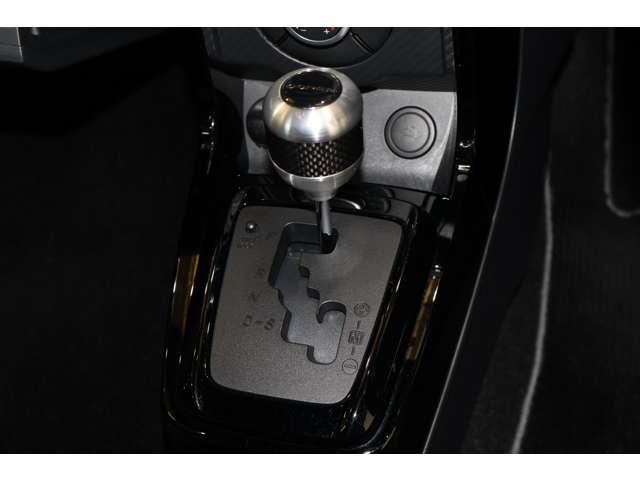 コペン ＧＲ　スポーツ　メモリーナビ・フルセグＴＶ・バックカメラ　スマートキープッシュスタート　盗難防止装置　Ａストップ　ＡＡＣ　シ－トヒ－タ－　地デジフルセグ　横滑り防止機能　メモリーナビゲーション　パワーウィンドー（8枚目）