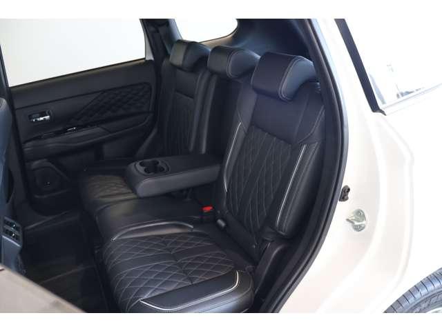 �Z�J���h�V�[�g�ɂ���Ƃ�̃X�y�[�X���m�ہ��Z���^�[�A�[�����X�g�ł���Ƀ����b�N�X�I