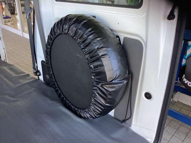 ミニキャブ・ミーブ ＣＤ　１６．０ｋｗｈ　４シーター　シートヒーター・パワステ　両側スライド　ワンオーナー車　禁煙　パワーステアリング　シートヒーター　横滑り防止　寒冷地仕様　エアコン　助手席エアバッグ　ＡＢＳ　エアバック　前席パワーウインドウ（8枚目）