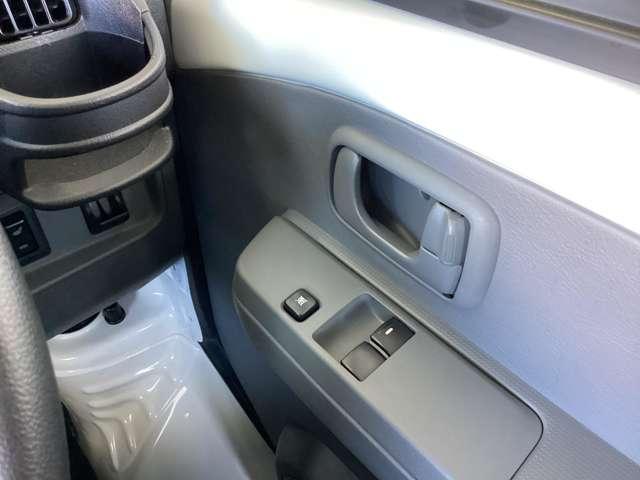 ミニキャブ・ミーブ ＣＤ　１６．０ｋｗｈ　４シーター　シートヒーター・パワステ　両側スライド　ワンオーナー車　禁煙　パワーステアリング　シートヒーター　横滑り防止　寒冷地仕様　エアコン　助手席エアバッグ　ＡＢＳ　エアバック　前席パワーウインドウ（10枚目）