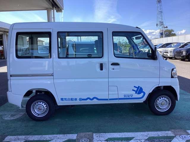 ミニキャブ・ミーブ ＣＤ　１６．０ｋｗｈ　４シーター　シートヒーター・パワステ　両側スライド　ワンオーナー車　禁煙　パワーステアリング　シートヒーター　横滑り防止　寒冷地仕様　エアコン　助手席エアバッグ　ＡＢＳ　エアバック　前席パワーウインドウ（14枚目）