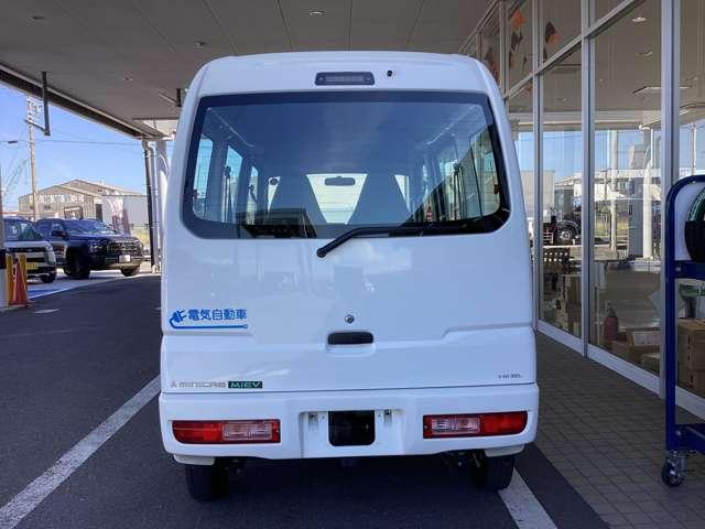 ミニキャブ・ミーブ ＣＤ　１６．０ｋｗｈ　４シーター　シートヒーター・パワステ　両側スライド　ワンオーナー車　禁煙　パワーステアリング　シートヒーター　横滑り防止　寒冷地仕様　エアコン　助手席エアバッグ　ＡＢＳ　エアバック　前席パワーウインドウ（16枚目）