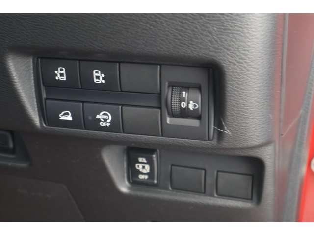 �q���f�B�Z���g�R���g���[���������A�E�g�h�A�̌������X�΂͂������A���̒��ԏ�̋}�ȃX���[�v�Ȃǂ�����Ƃ��A�u���[�L�𐧌䂵�Ďԑ����S�`�Q�O�����^���͈̔͂ŃR���g���[���B�n���h������ɏW���ł��܂��B