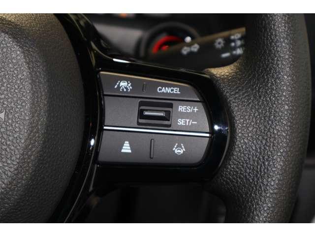 Ｎ－ＢＯＸカスタム ベースグレード　メモリーナビ・フルセグＴＶ・バックカメラ　Ｐソナー　ナビテレビ　ＥＴＣ装備　定期点検記録簿　地デジ対応　サイドエアバック　Ｓヒータ　スマートキー＆プッシュスタート　横滑り防止　ＬＥＤヘッド　メモリナビ（11枚目）