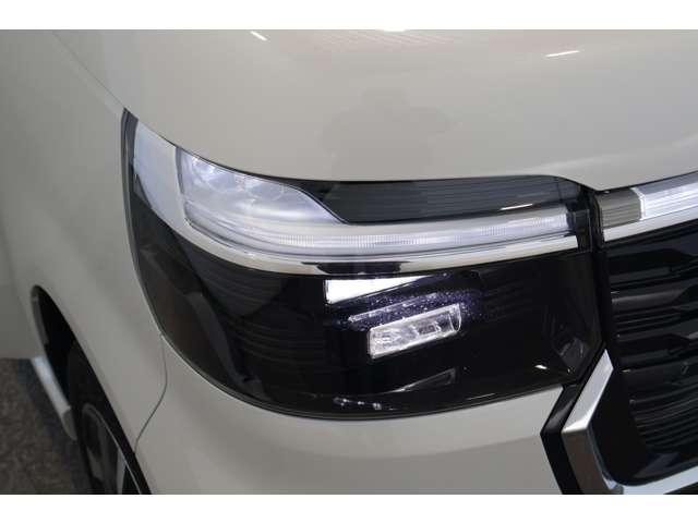 Ｎ－ＢＯＸカスタム ベースグレード　メモリーナビ・フルセグＴＶ・バックカメラ　Ｐソナー　ナビテレビ　ＥＴＣ装備　定期点検記録簿　地デジ対応　サイドエアバック　Ｓヒータ　スマートキー＆プッシュスタート　横滑り防止　ＬＥＤヘッド　メモリナビ（12枚目）