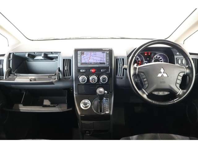 デリカＤ：５ ローデスト　Ｇ　プレミアム　メモリーナビ・フルセグＴＶ・バックカメラ　スマートキ　両側パワースライドドア　オートクルーズコントロール　アルミホイール　横滑り防止装置　３列シート　４ＷＤ　バックカメラ　ＥＴＣ　オートエアコン（3枚目）