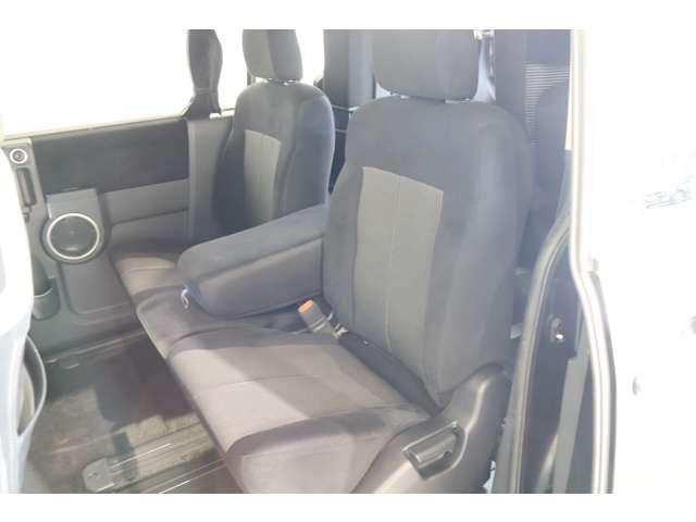 デリカＤ：５ ローデスト　Ｇ　プレミアム　メモリーナビ・フルセグＴＶ・バックカメラ　スマートキ　両側パワースライドドア　オートクルーズコントロール　アルミホイール　横滑り防止装置　３列シート　４ＷＤ　バックカメラ　ＥＴＣ　オートエアコン（5枚目）