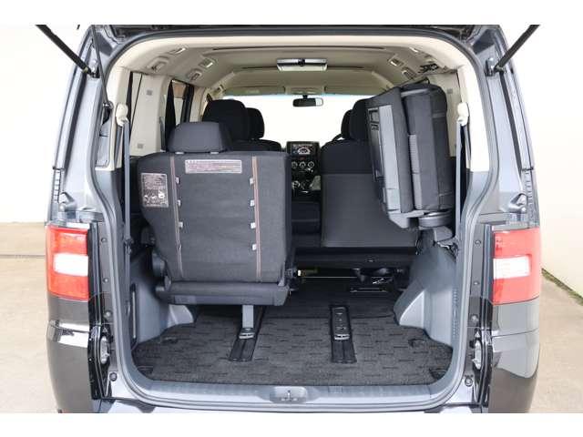 デリカＤ：５ ローデスト　Ｇ　プレミアム　メモリーナビ・フルセグＴＶ・バックカメラ　スマートキ　両側パワースライドドア　オートクルーズコントロール　アルミホイール　横滑り防止装置　３列シート　４ＷＤ　バックカメラ　ＥＴＣ　オートエアコン（7枚目）