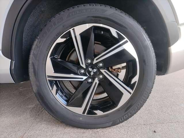 �{�f�B�f�U�C���Ƀ}�b�`���������A���~�z�C�[���B�������͑��������