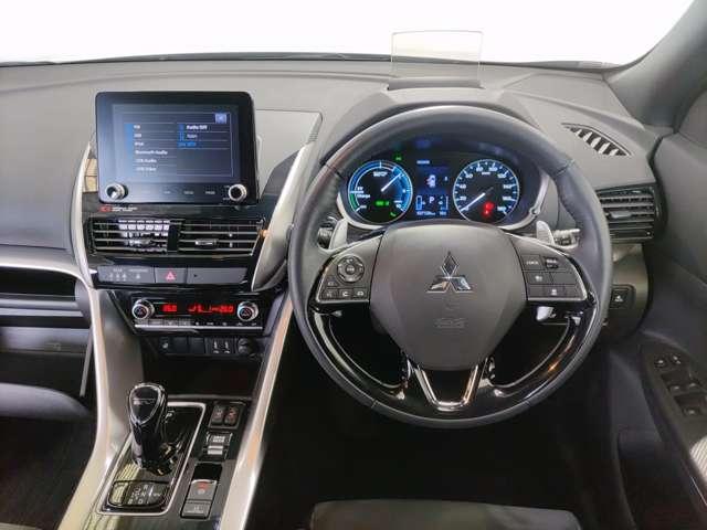 �犪���n���h���ő��쐫�͗ǍD�B��ɐG�����̂Ȃ̂ŏ㎿�ȑf�ނ�I�т����Ƃ���ł����N���[�Y�R���g���[���E�I�[�f�B�I�����R���X�C�b�`�E�p�h���V�t�g���A���������ɑ���ł��܂��I