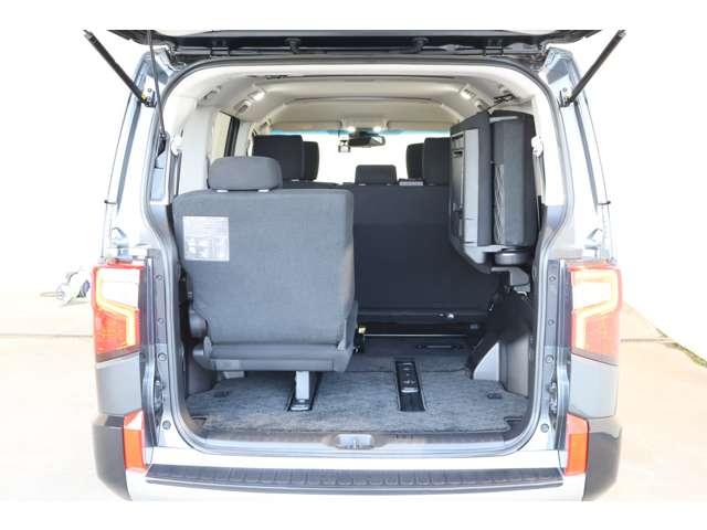 デリカＤ：５ Ｐ　メモリーナビ・フルセグＴＶ・全周囲カメラ　パノラマモニター　アイドリングストップ車　パワートランク　両側パワスライドドア　クルコン付き　メモリ－ナビ　アルミ　ターボモデル　シートヒータ　記録簿付　３列（7枚目）