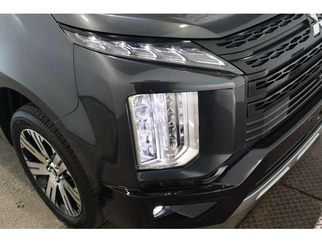 デリカＤ：５ Ｐ　メモリーナビ・フルセグＴＶ・全周囲カメラ　パノラマモニター　アイドリングストップ車　パワートランク　両側パワスライドドア　クルコン付き　メモリ－ナビ　アルミ　ターボモデル　シートヒータ　記録簿付　３列（11枚目）