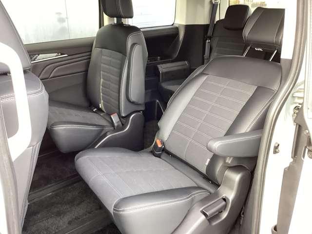 デリカＤ：５ シャモニー　メモリーナビ・フルセグＴＶ・全周囲カメラ　ナビ＆ＴＶ　Ａストップ　ターボ車　運転席シートヒーター　Ｆカメラ　ウォークスルー　電動リヤゲート　地デジ　インテリキー　キーフリー　３列シート　切替式４ＷＤ（5枚目）