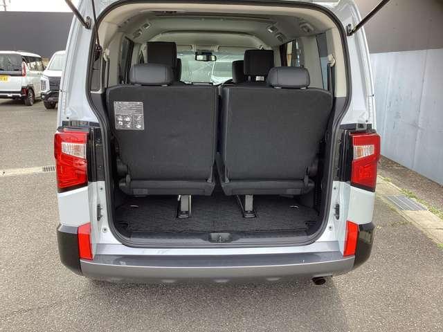 デリカＤ：５ シャモニー　メモリーナビ・フルセグＴＶ・全周囲カメラ　ナビ＆ＴＶ　Ａストップ　ターボ車　運転席シートヒーター　Ｆカメラ　ウォークスルー　電動リヤゲート　地デジ　インテリキー　キーフリー　３列シート　切替式４ＷＤ（7枚目）