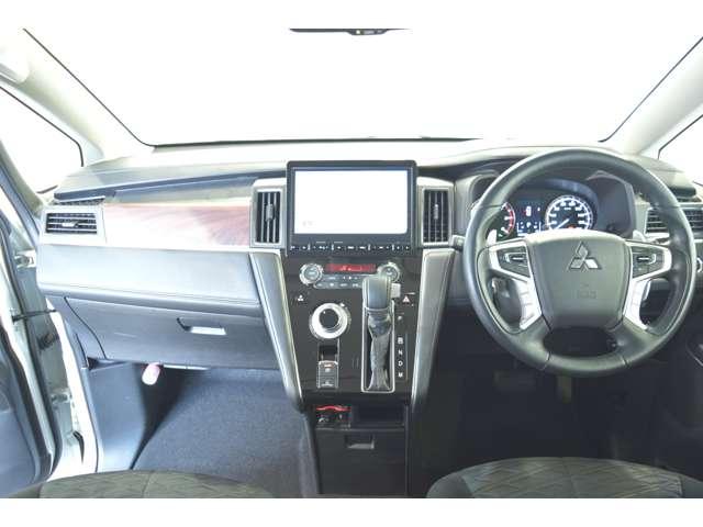 デリカＤ：５ Ｐ　メモリーナビ・フルセグＴＶ・全周囲カメラ　パノラミックビュー　パートタイム４ＷＤ　ＥＳＣ　オートクルーズコントロール　記録簿付　ＬＥＤヘッドライト　運転席シートヒーター　電動パワーシート　スマキー（3枚目）