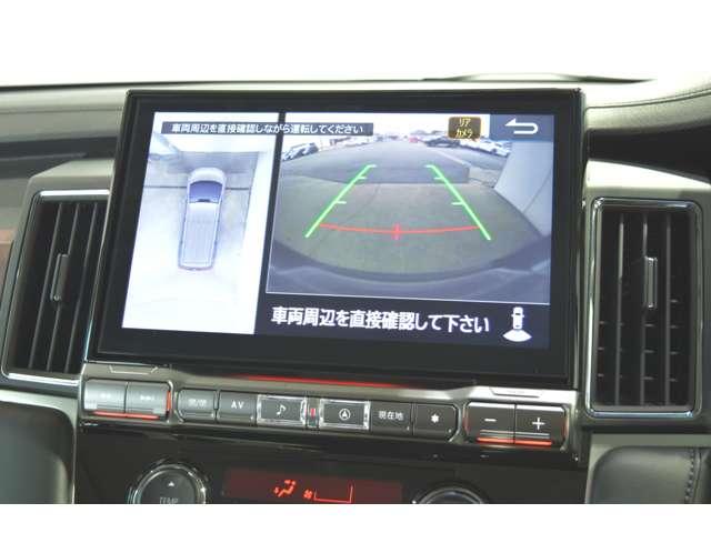 �}���`�A���E���h���j�^�[�i�S���̓J�����j�������^�ォ�猩���낵�Ă���悤�ȉf���Œ��Ԃ��T�|�[�g���܂���X�e�A�����O�K�C�h���C���\���@�\�t���I