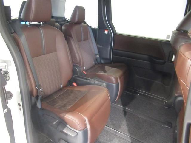 ノア ハイブリッドZ 衝突被害軽減システム メモリーナビ フルセグ バックカメラ ETC CD ミュージックプレイヤー接続可 DVD再生 オートクルーズコントロール LEDヘッドランプ 両側電動スライド 乗車定員7人(17枚目)